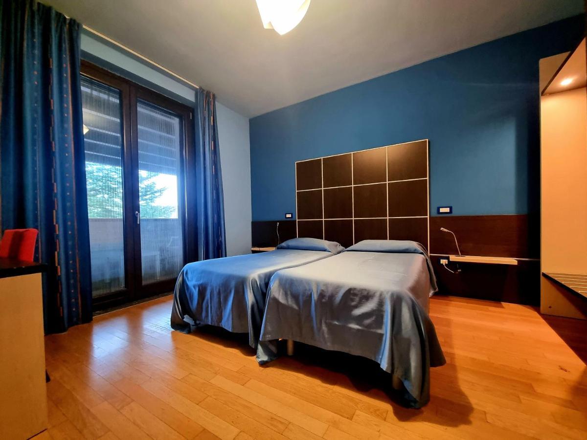Sotto Il Cielo Hotel Пиньола Экстерьер фото
