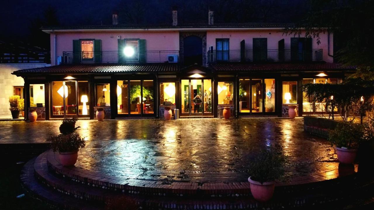 Sotto Il Cielo Hotel Пиньола Экстерьер фото