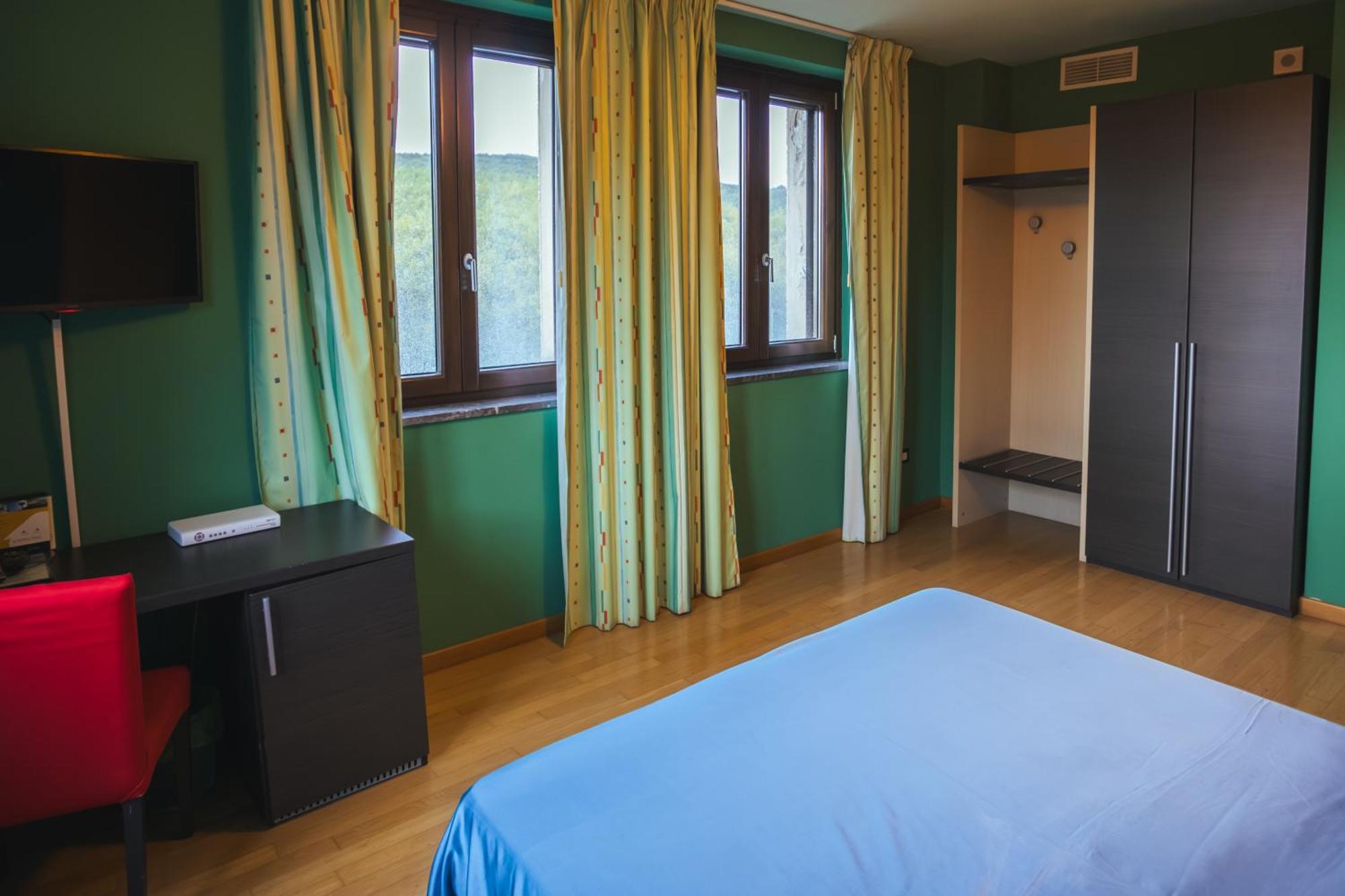 Sotto Il Cielo Hotel Пиньола Экстерьер фото