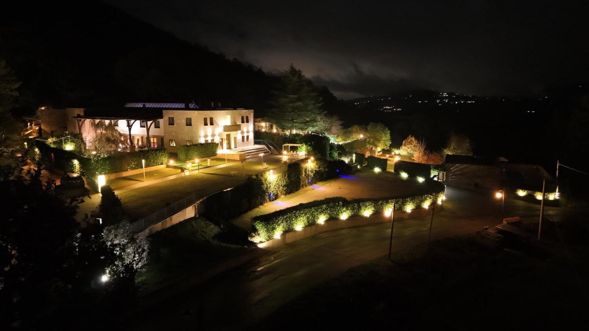 Sotto Il Cielo Hotel Пиньола Экстерьер фото